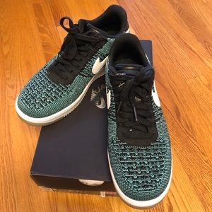 Nike Air Force Size 8 - Green